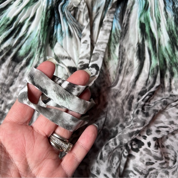 💚Jennifer Lopez top - Picture 8 of 8